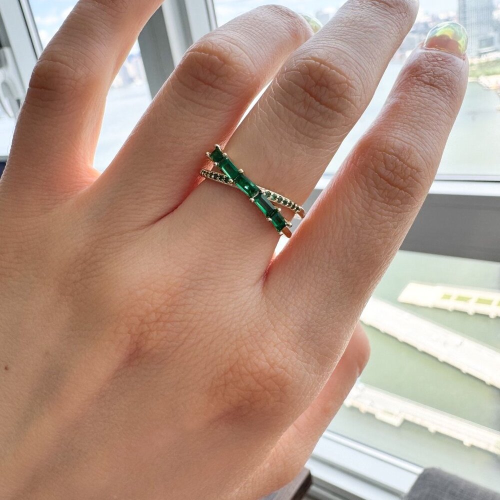 Cross Lab Emerald Ring by Bichota